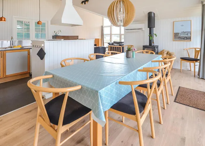 Holiday home Lovely In With Wifi