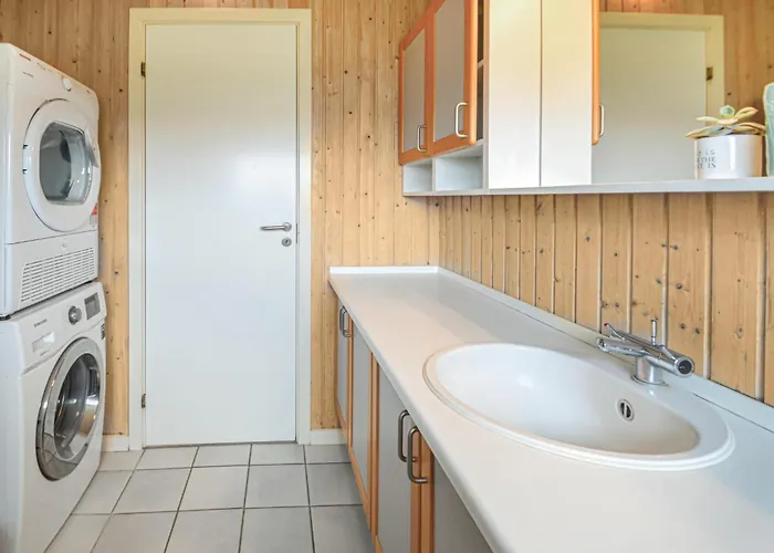 Lovely In With Wifi Holiday home